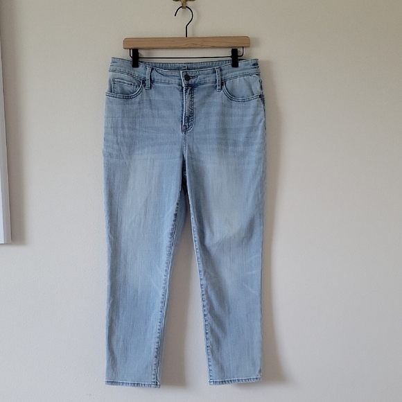 Chico's So Slimming Girlfriend Slim Leg Crop Jeans Size 10 - Picture 1 of 10